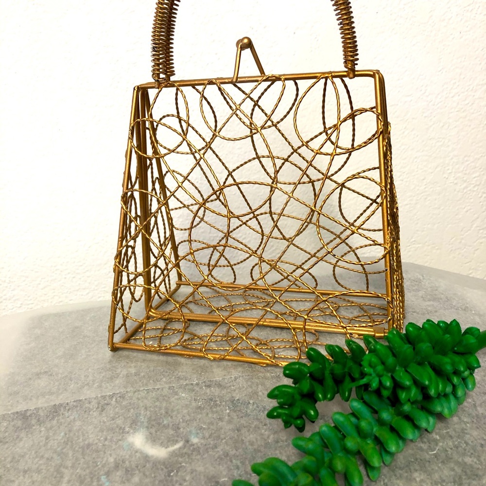 Gold Purse Display Hone Decor